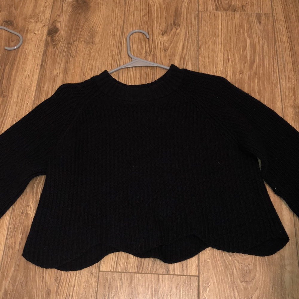Black, cropped sweater